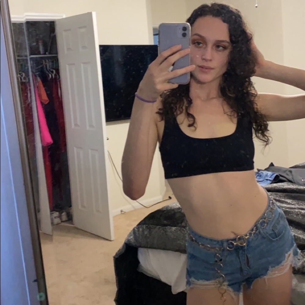 Meet your Posher, Ava